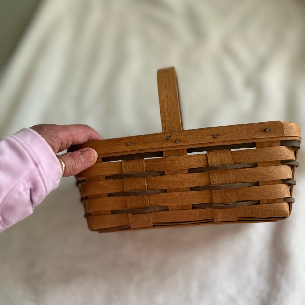 Vintage Longaberger Handwoven Basket 1988 - Picture 4 of 8